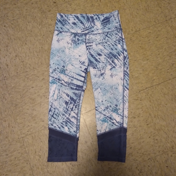 Women's Fila Sport Mesh and Jacquard Capris, Size: Medium - Picture 6 of 7